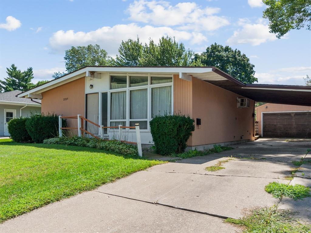 2295 Mcgowan Boulevard - Photo 1