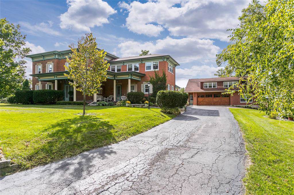 406 Garnavillo Street - Photo 1