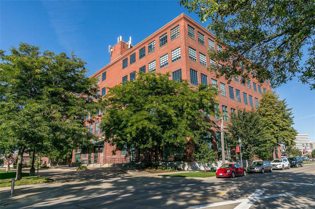 905 3rd Street - Photo 1