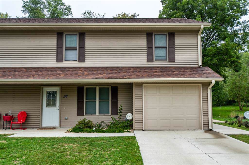 116 Therese Avenue - Photo 1