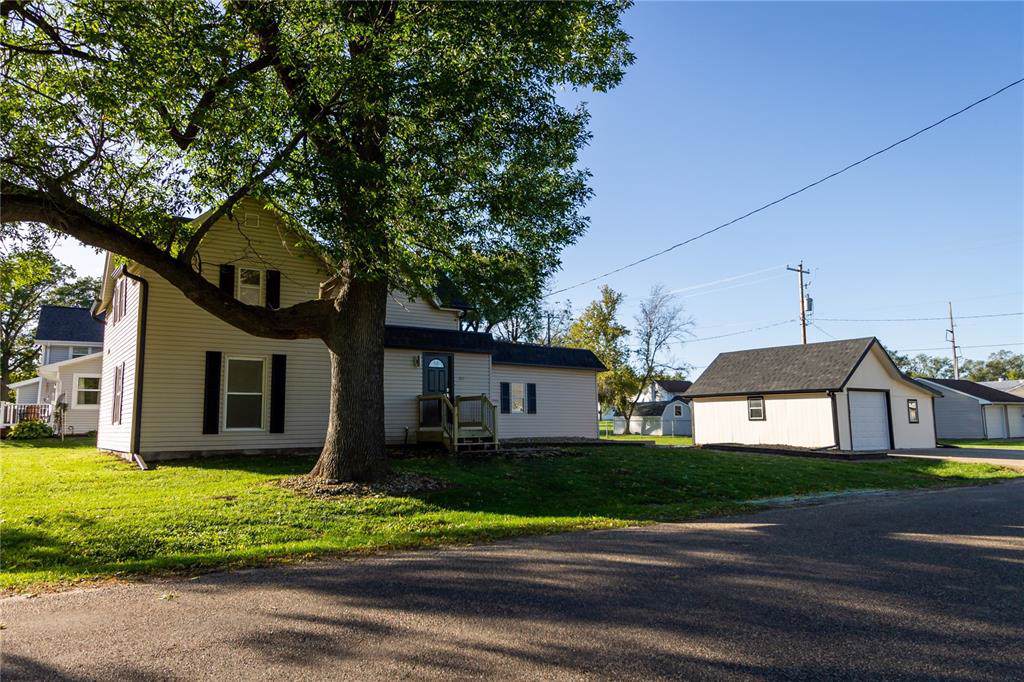 327 Reynolds Street - Photo 1