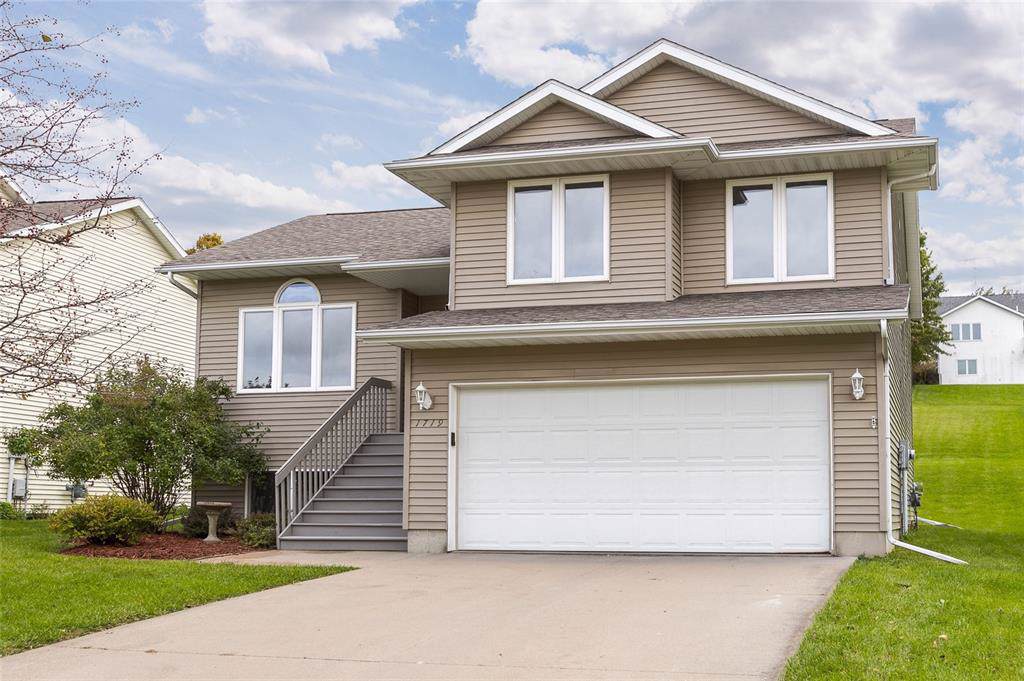 1719 Parkway Drive - Photo 1