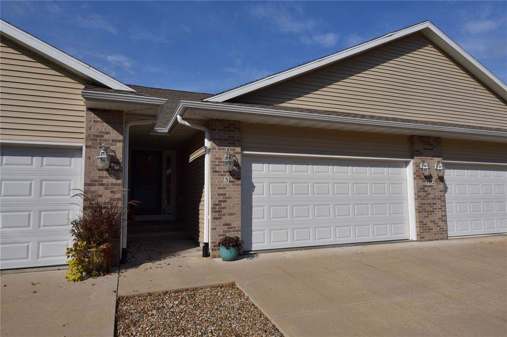 5752 Oakwood Avenue - Photo 1