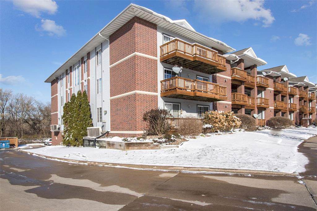 518 West Side Drive - Photo 1