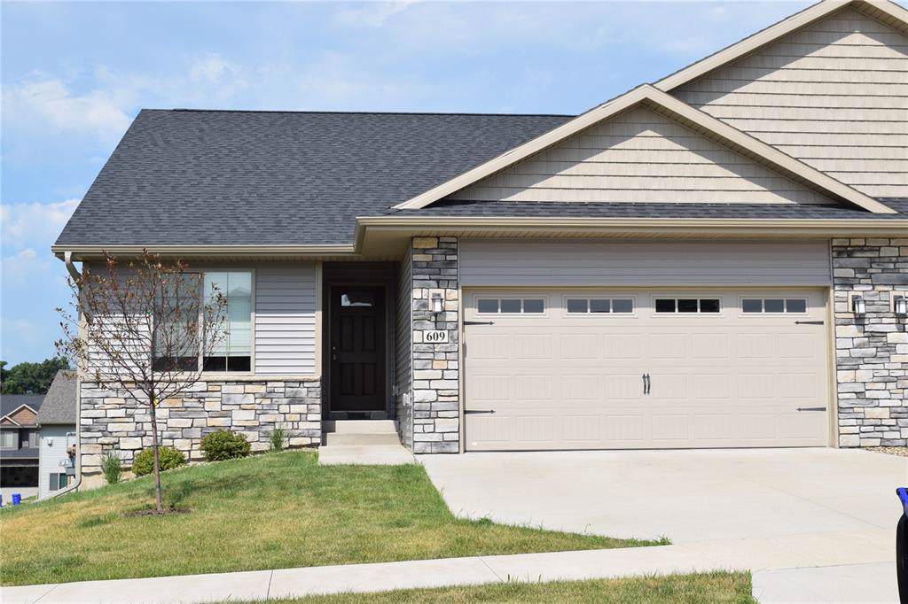 1205 Creekside Drive - Photo 1