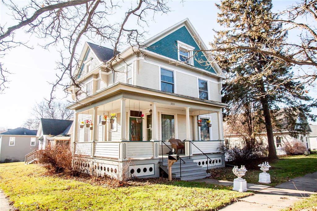 221 6th Street - Photo 1