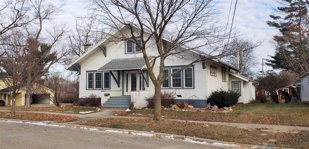 1402 B Avenue - Photo 1