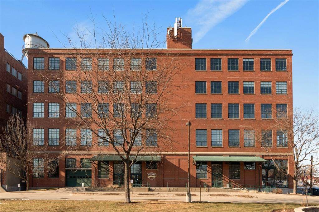 905 3rd Street - Photo 1