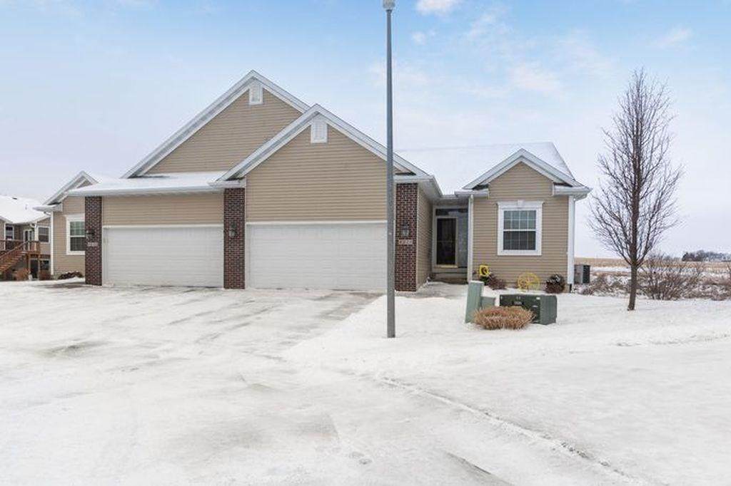 4018 Lakeview Drive - Photo 1