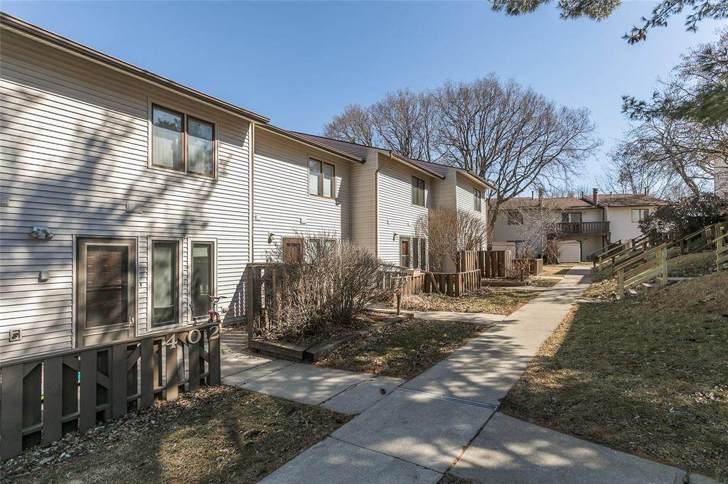 410 Hawaii Court - Photo 1