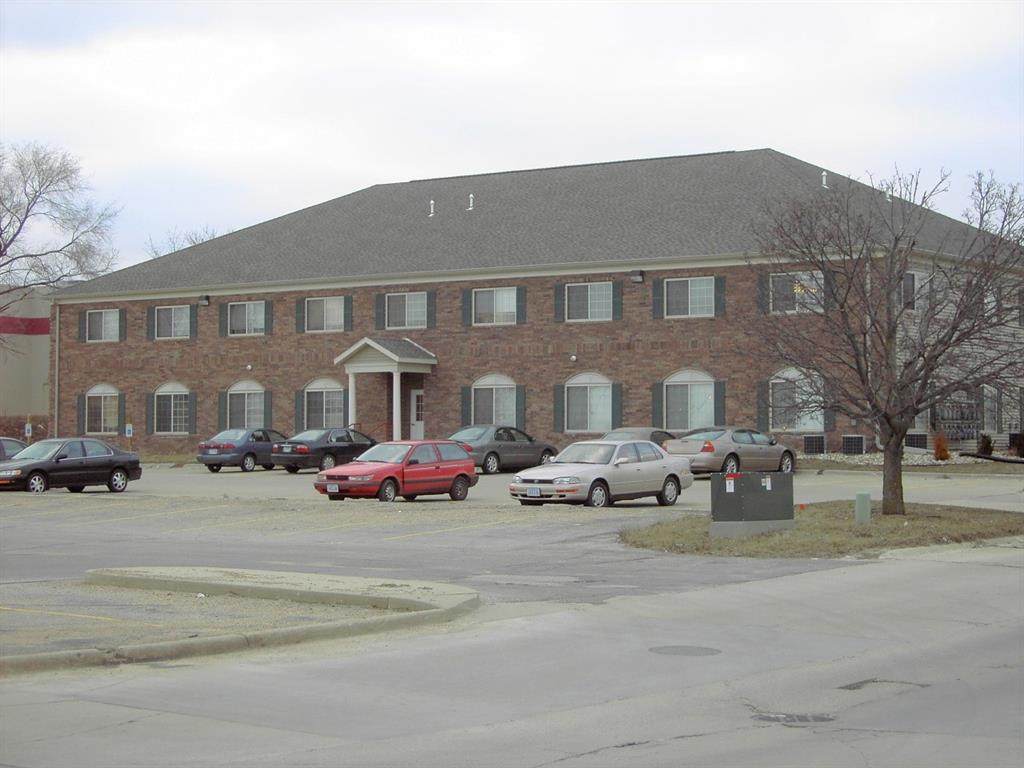 5250 North Park Place - Photo 1
