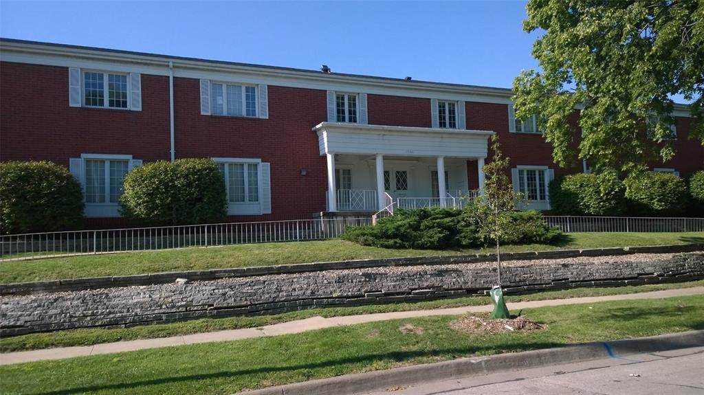 1500 2nd Avenue - Photo 1