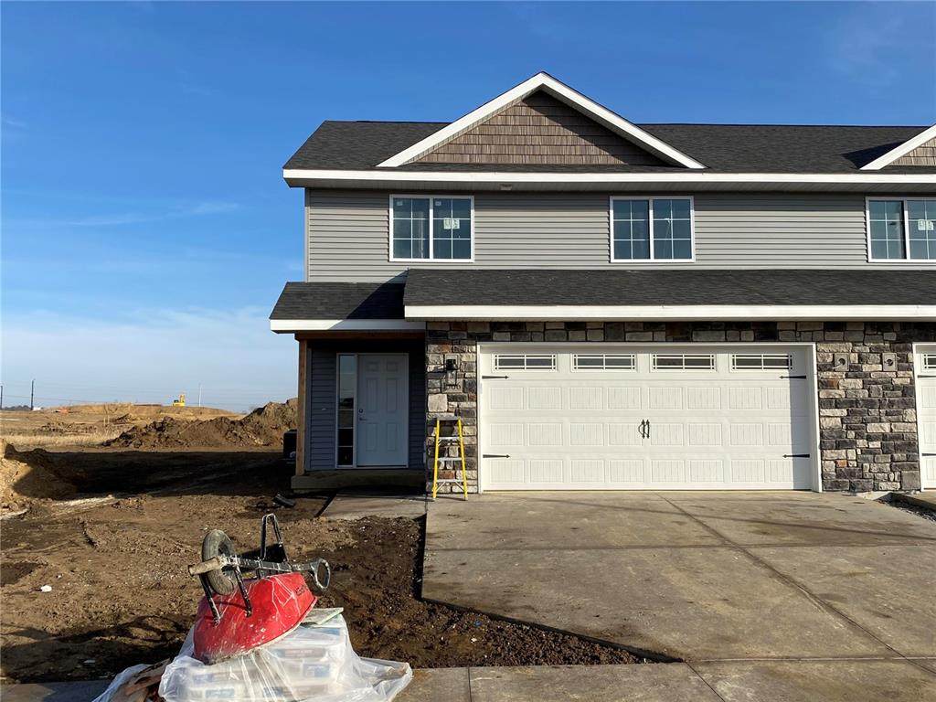1106 Creekside Drive - Photo 1