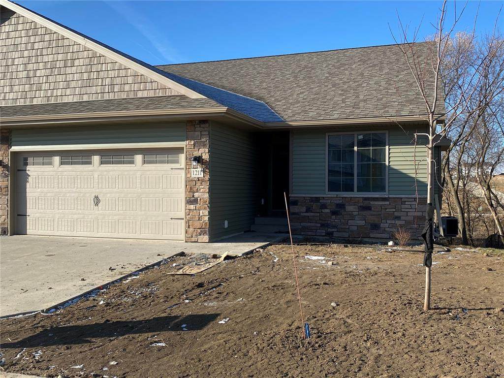 1307 Creekside Drive - Photo 1