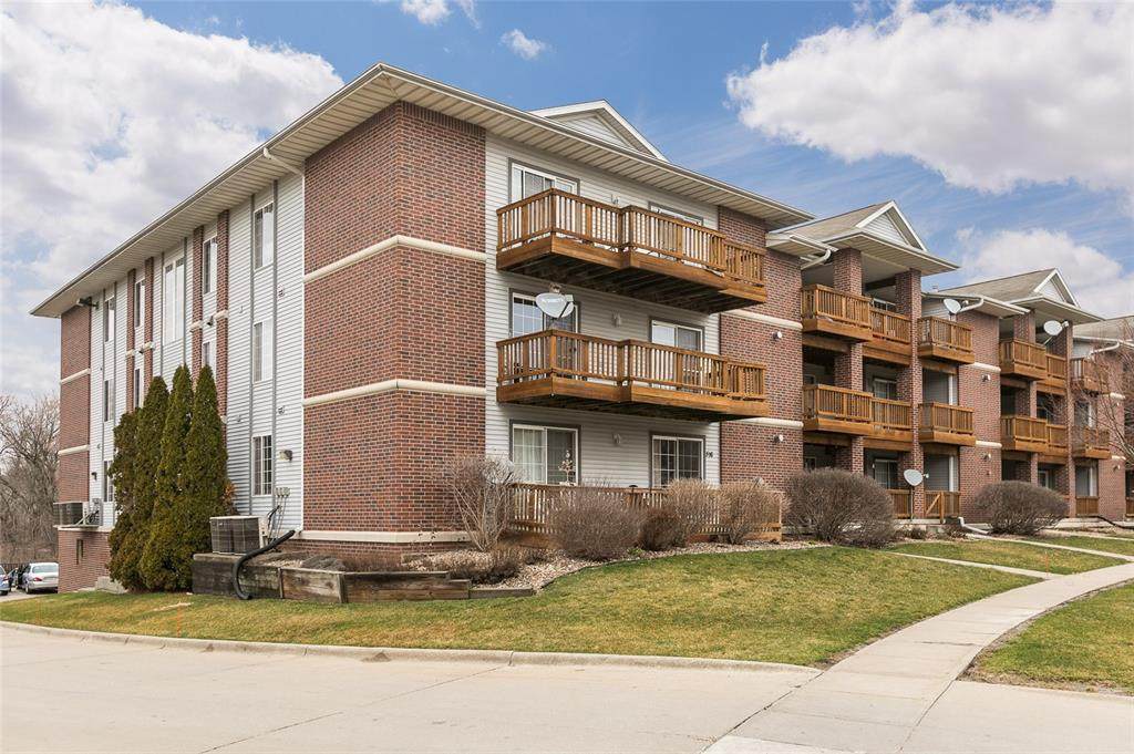 534 West Side Drive - Photo 1