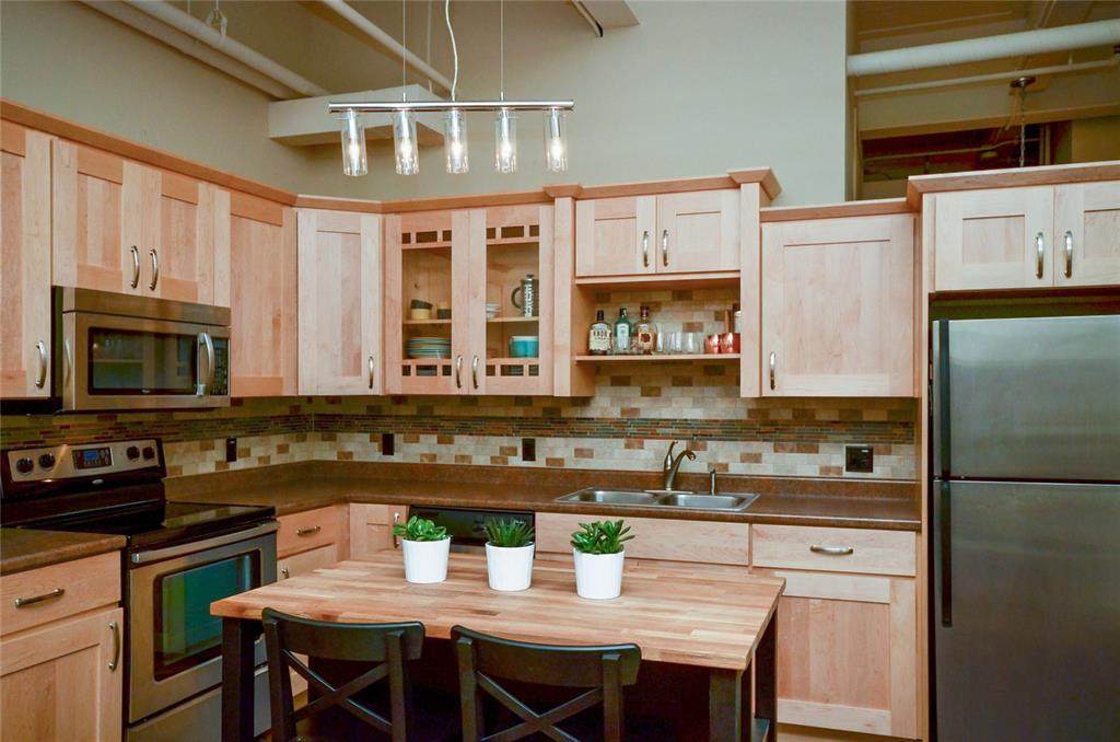 905 3rd Street - Photo 1 905 3rd Street - Photo 1