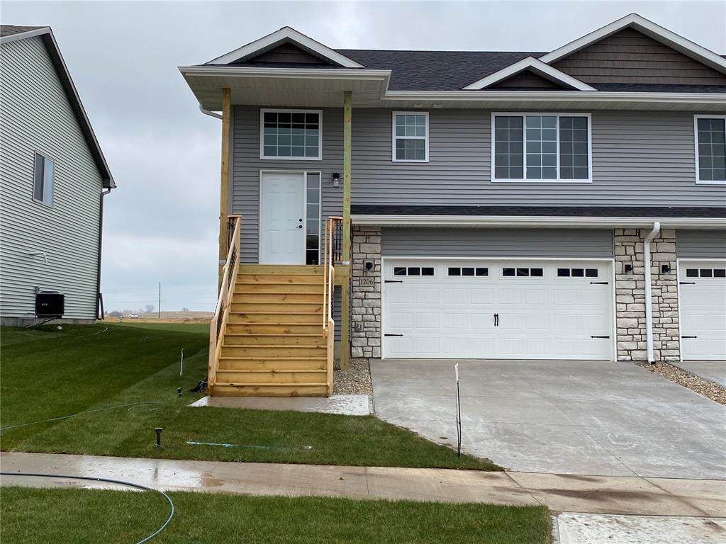 1026 Creekside Drive - Photo 1