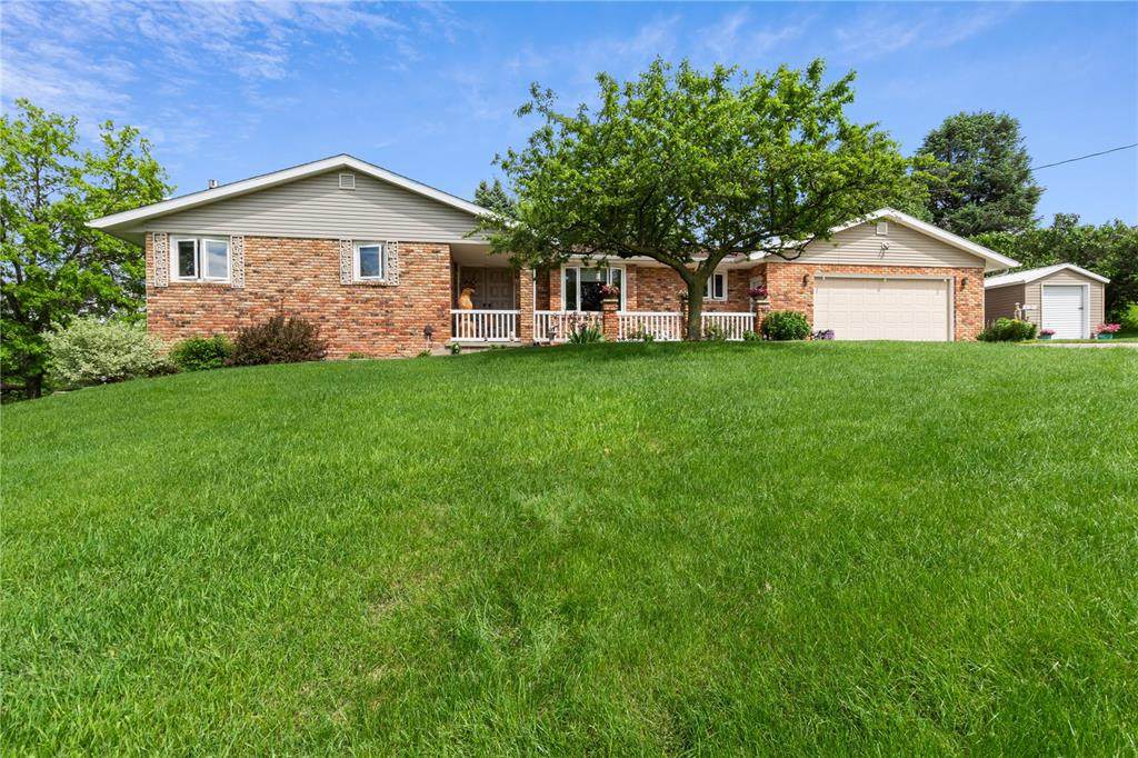 206 Riverview Drive - Photo 1