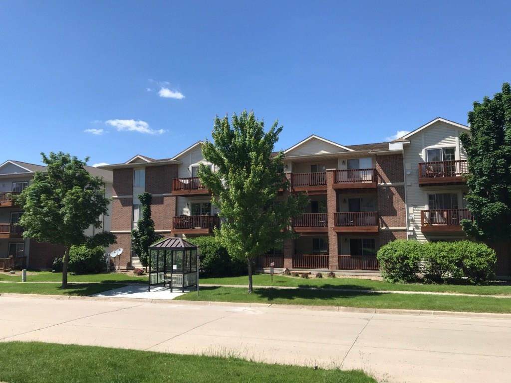 454 Westside Drive - Photo 1