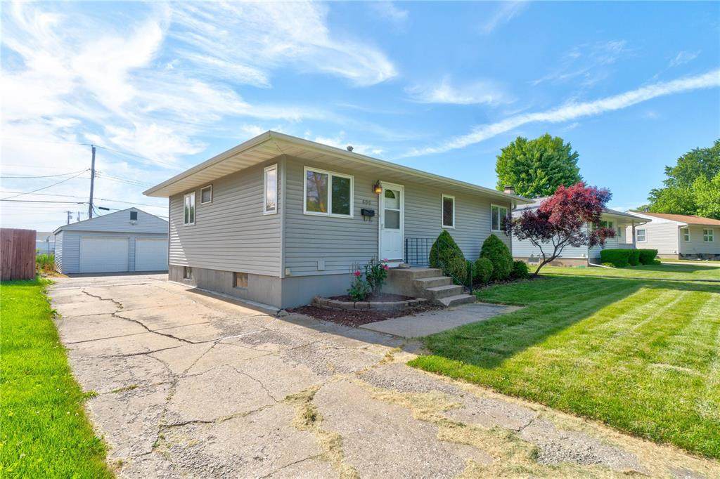606 Keokuk Court - Photo 1