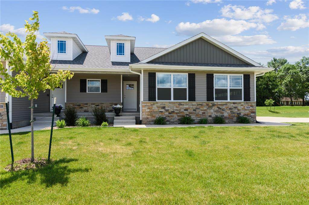 3010 Sherwood Drive - Photo 1