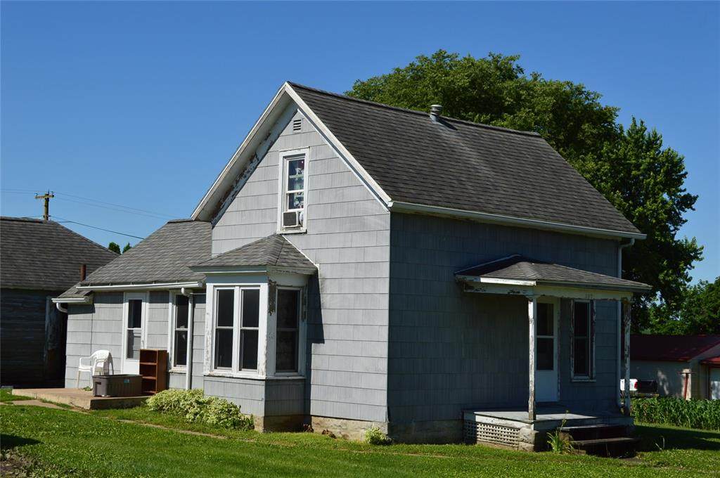 207 Oak Street - Photo 1