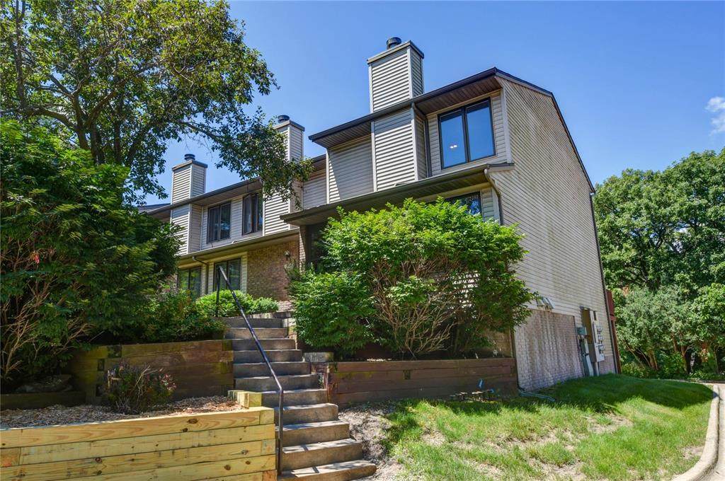 974 Westside Dr - Photo 1