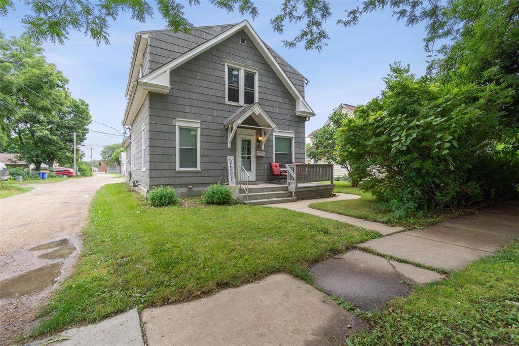 517 9th Street - Photo 1