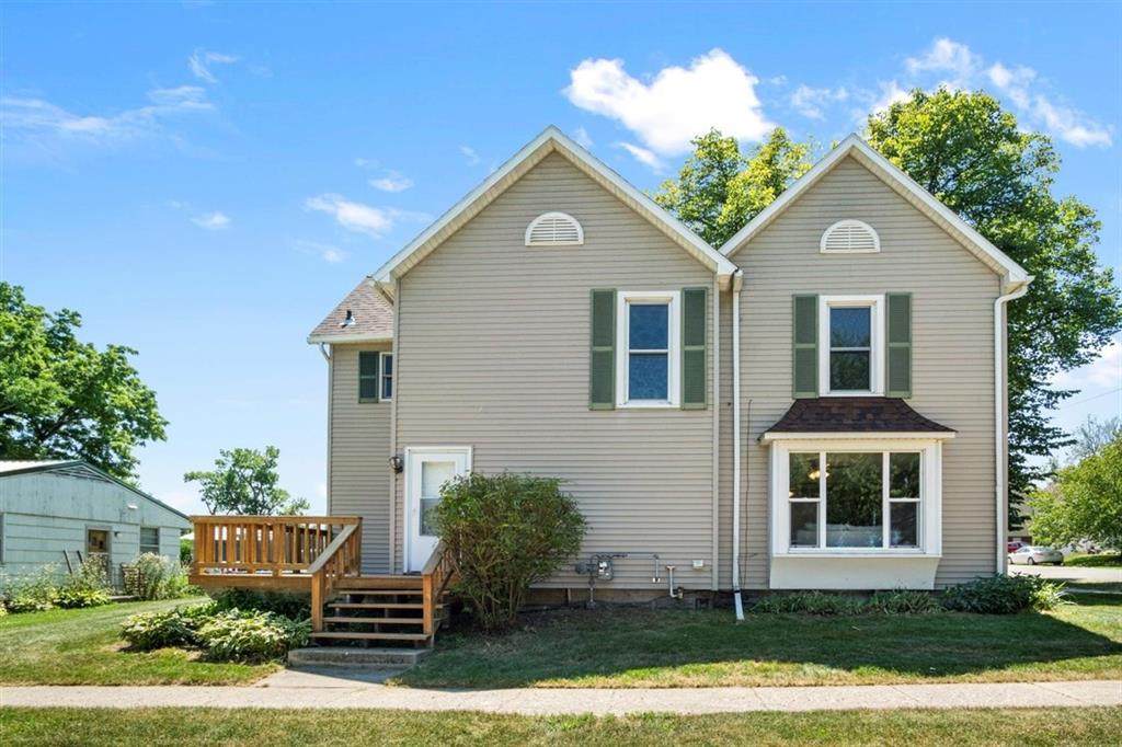 200 Benton Street - Photo 1