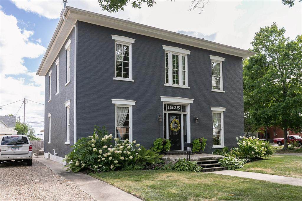 1525 8th Avenue - Photo 1