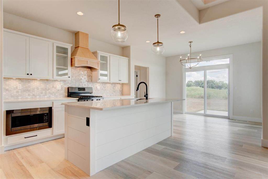 2907 Savannah Drive - Photo 1