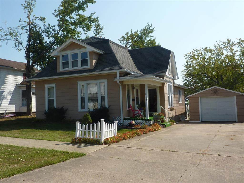 1511 5th Avenue - Photo 1