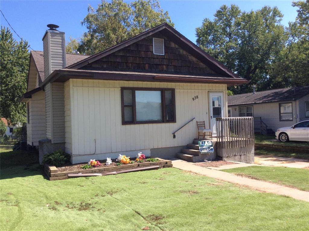 938 Miller Avenue - Photo 1