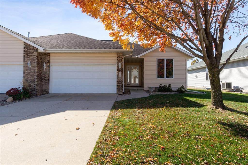 719 Winterberry Place - Photo 1