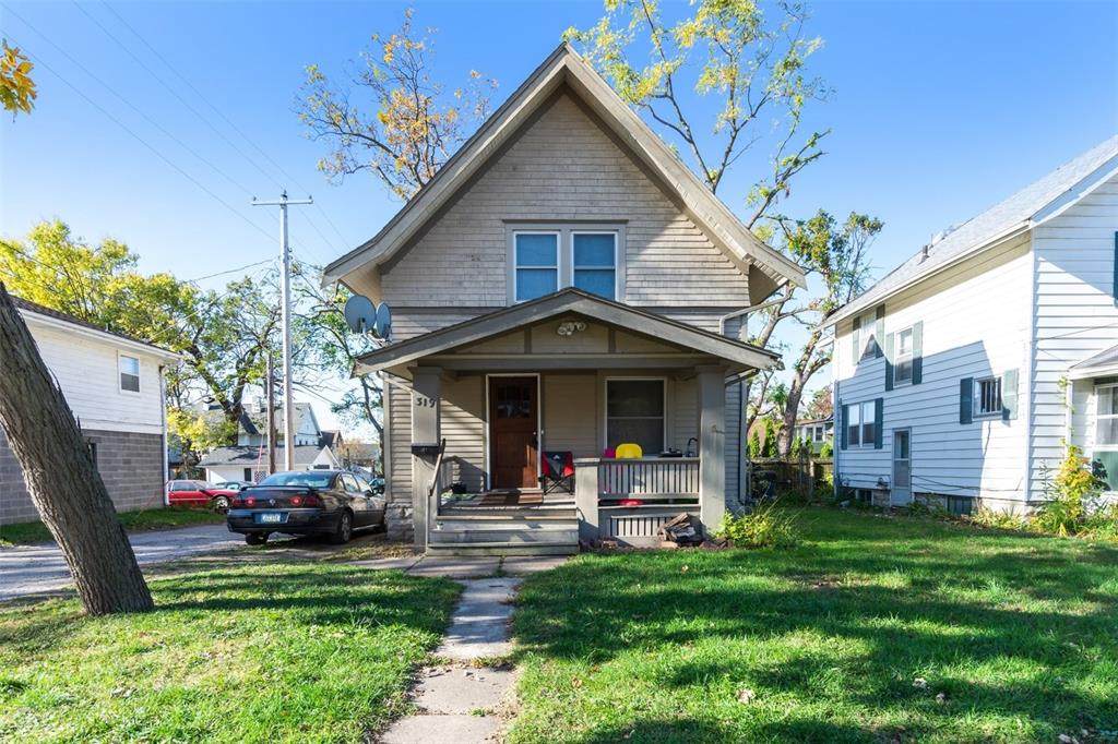 319 18th Street - Photo 1