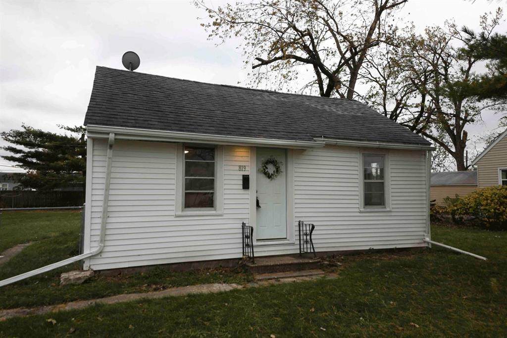 819 36th Street - Photo 1