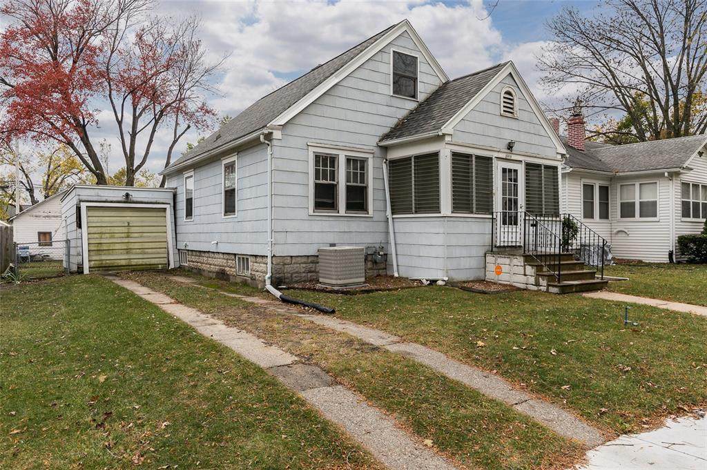 1073 G Avenue - Photo 1