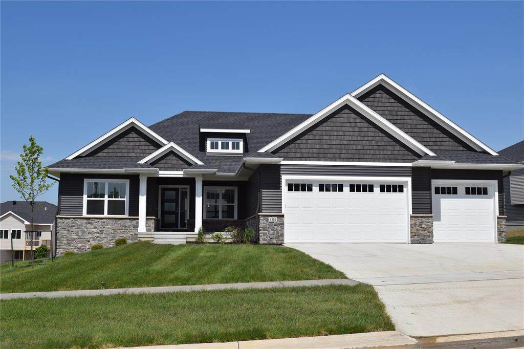 1203 Iris Avenue - Photo 1