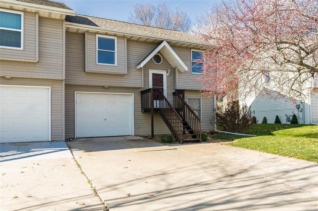 2249 Oakleaf Street - Photo 1