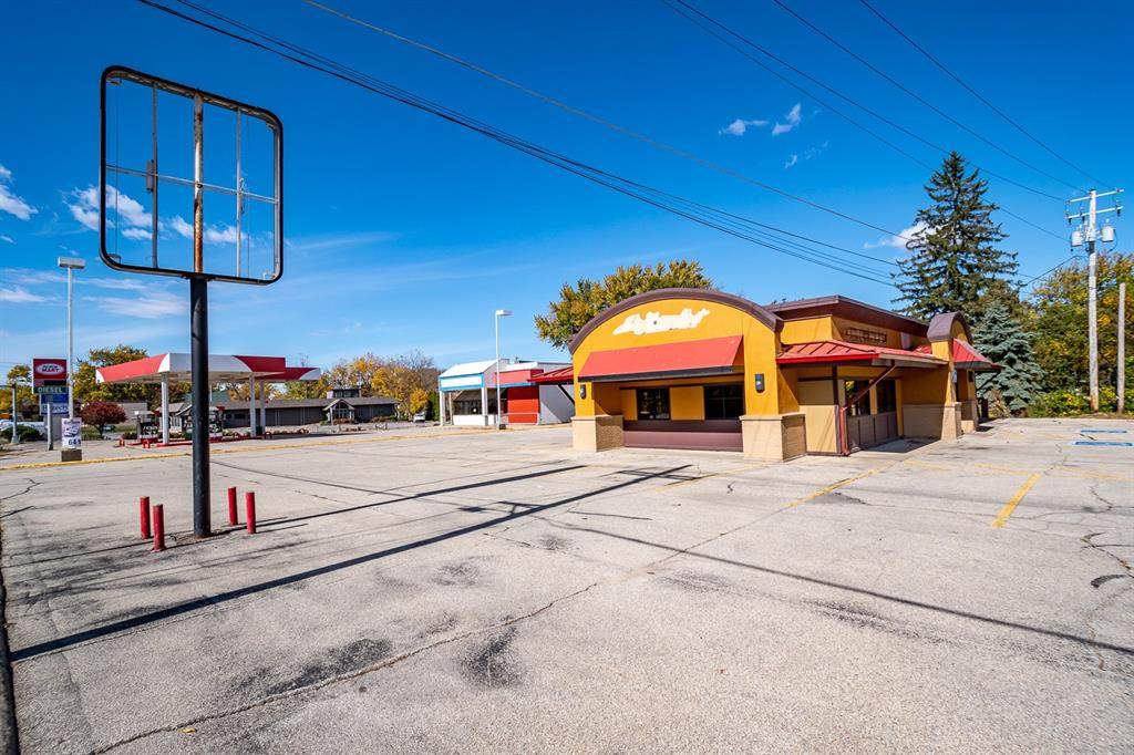 809 Charles Street - Photo 1