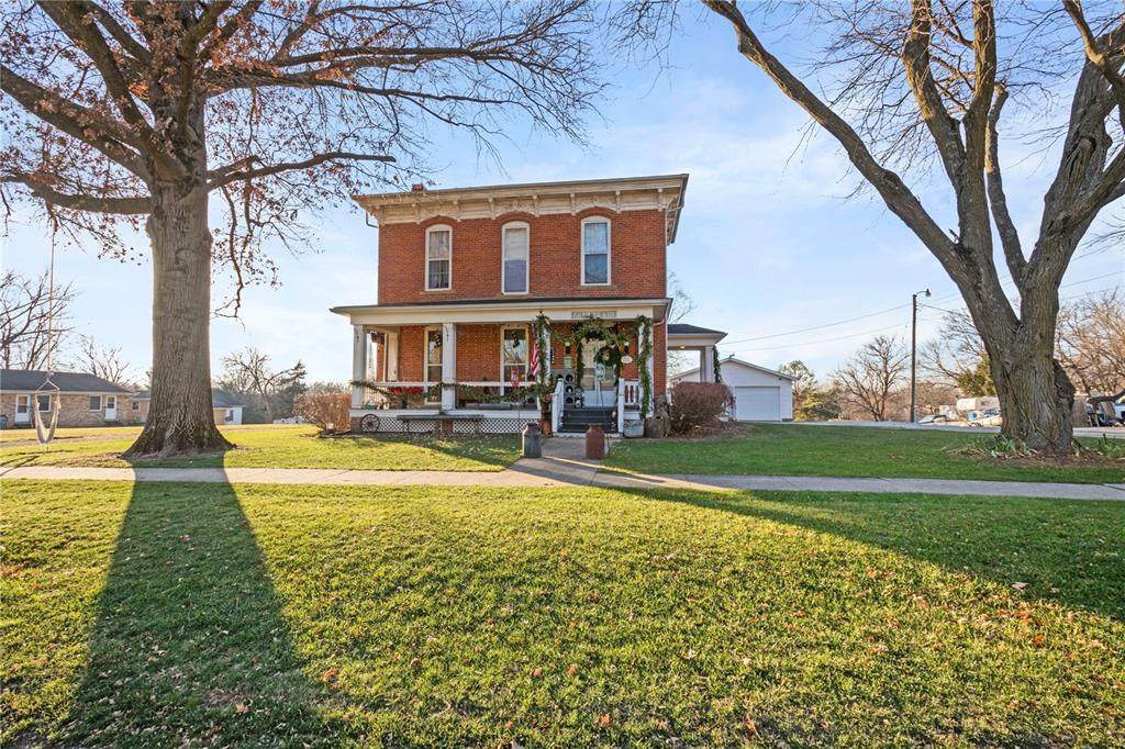 118 West Street - Photo 1