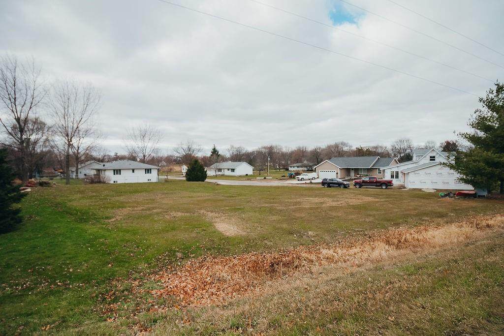 906 Pats Court - Photo 1