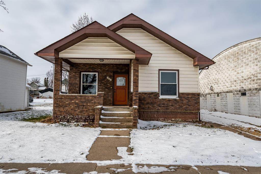 302 7th Ave - Photo 1