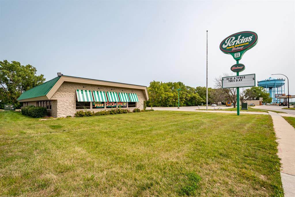 3280 University - Photo 1