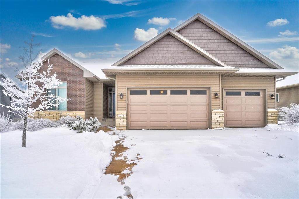 1015 Pheasant Lane - Photo 1