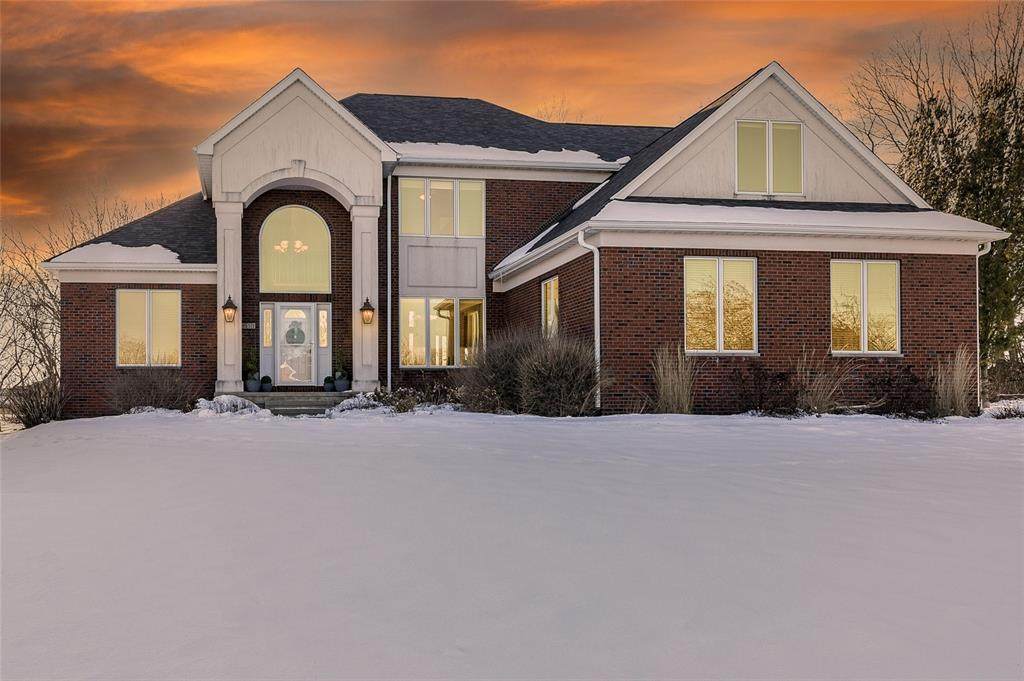 1611 Emerald Court - Photo 1