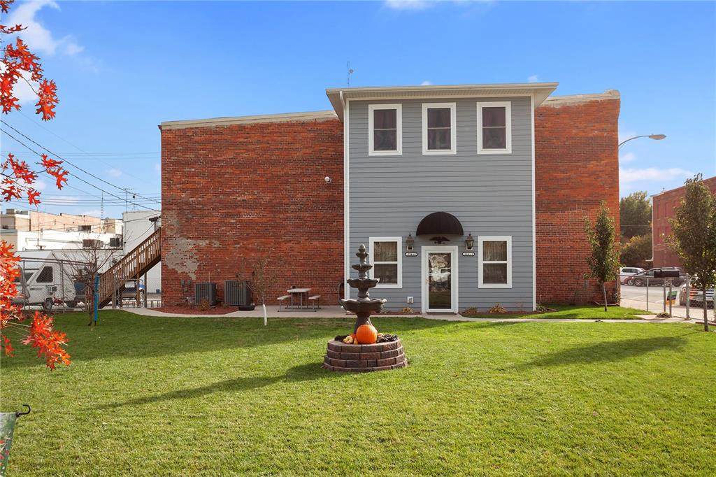 114 Iowa Avenue - Photo 1