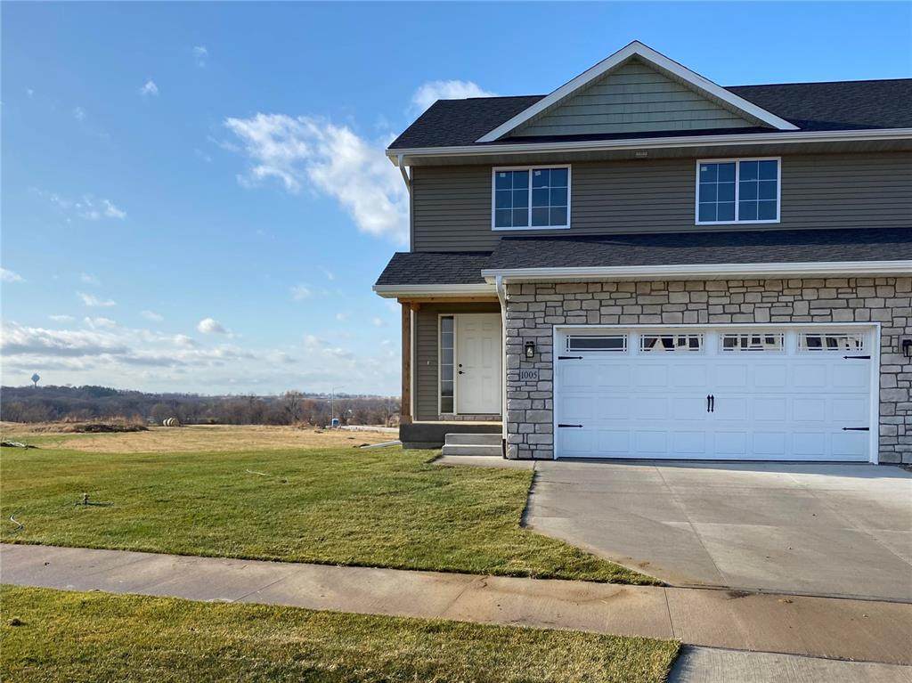1003 Creekside Drive - Photo 1