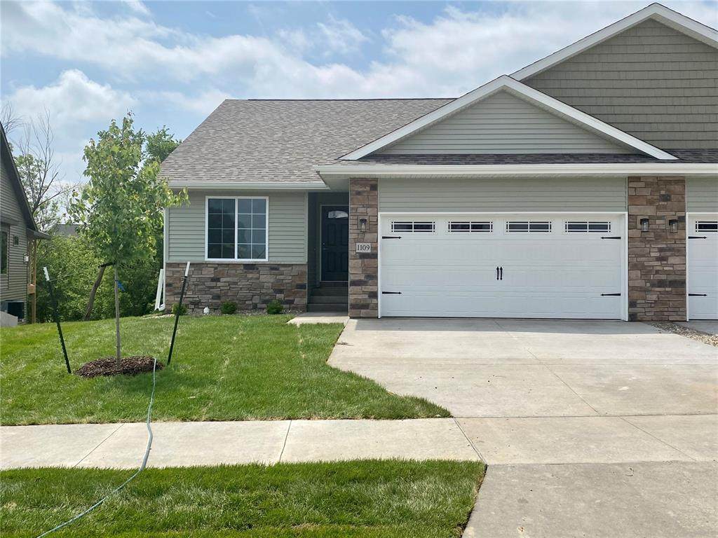 906 Creekside Drive - Photo 1