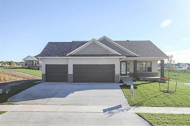 2911 Armstrong Dr - Photo 1